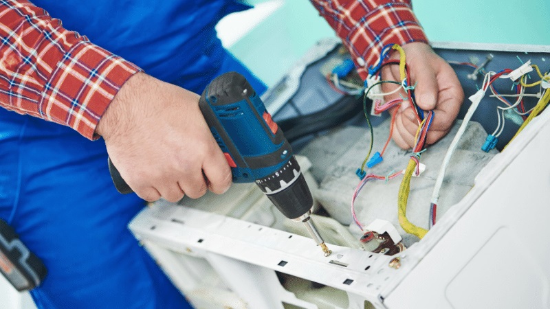Sarıgöl Daikin Daikin çamaşır makinesi kart tamiri – Su almama arızası orijinal parça ile giderildi. - Teknik servis örneği